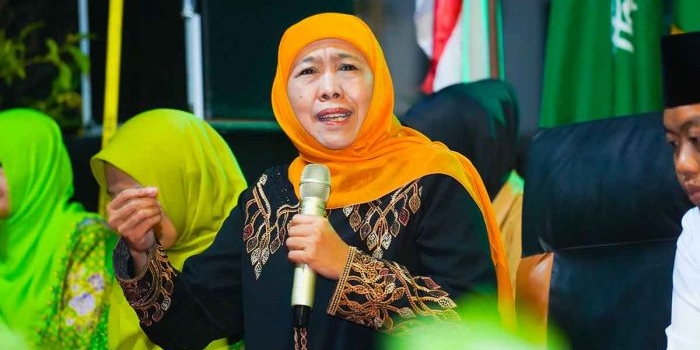 Khofifah Indar Parawansa dalam Pengajian Hari Santri Nasional dan Peresmian Rehab Masjid Al Huda Tawangrejo serta Pawai obor dalam rangka Hari Santri Nasional (HSN) di Kabupaten Blitar, Sabtu (12/10/2024). Foto: Tim Khofifah-Emil