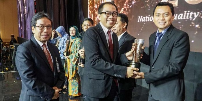 petrokimia-gresik-raih-penghargaan-tertinggi-platinum-di-ajang-sni-award-2024