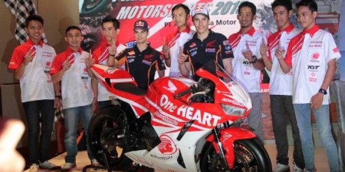 Marc Marquez dan Dani Pedrosa saat konferensi pers. foto: detik.com