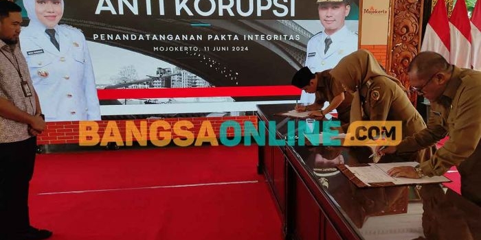 dari-bupati-hingga-lurah-di-kabupaten-mojokerto-teken-pakta-integritas-antikorupsi