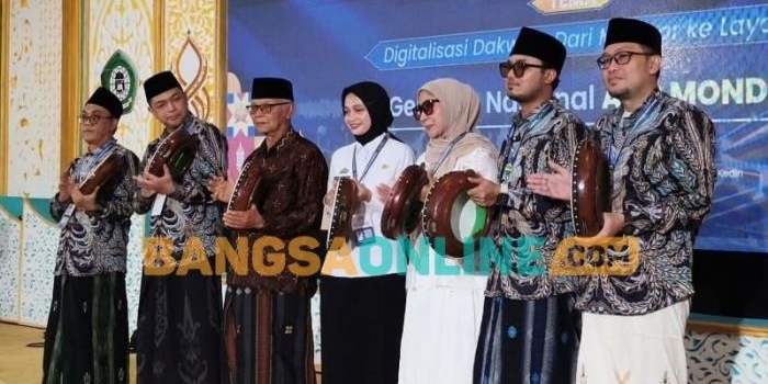 wali-kota-kediri-bersama-para-kiai-dan-ibu-nyai-di-jatim-buka-gerakan-nasional-ayo-mondok