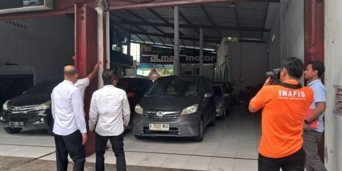 olah-tkp-showroom-almaz-polres-tuban-tindak-lanjuti-laporan-dugaan-pengrusakan-dan-penyerobotan