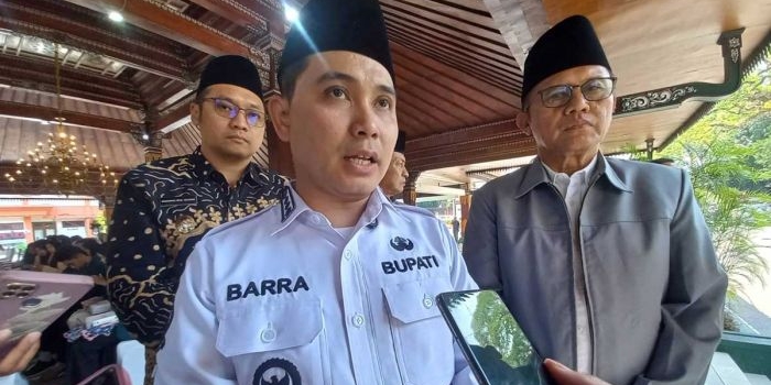 bupati-mojokerto-resmikan-jalan-poros-dusun-kelompok-mojogebang