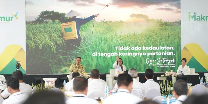 DOP PG Digna Jatiningsih (tengah) saat pemaparan materi pada Acara Agritalk 3 Petrokimia Gresik.