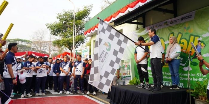hut-ke-53-dan-sambut-hut-ke-80-ri-petrokimia-gresik-gelar-fun-walk-yang-diikuti-5000-peserta