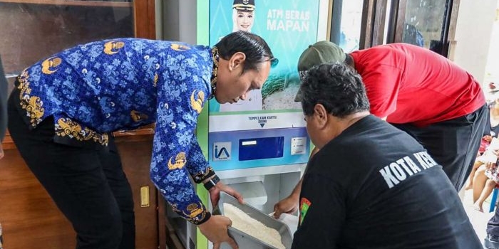 pemkot-kediri-kawal-penyaluran-atm-beras-mapan