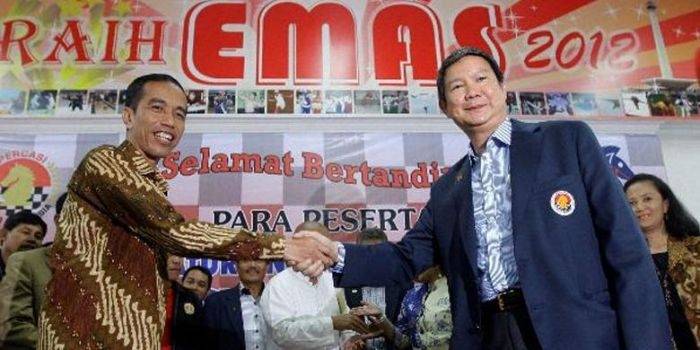 Hashim Djojohadikusumo bersama Jokowi dalam suatu acara. Foto: kompas.com