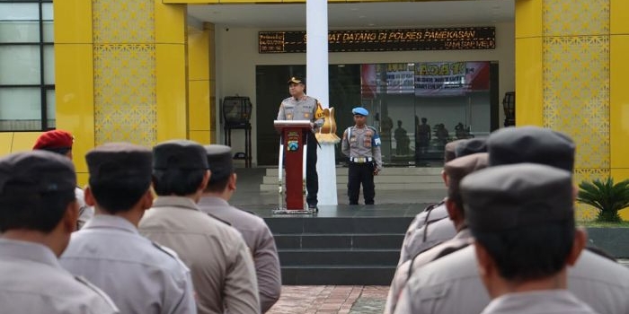 kapolres-pamekasan-tegaskan-larangan-balon-udara-dan-pesta-petasan-ingatkan-bahaya-korban-jiwa