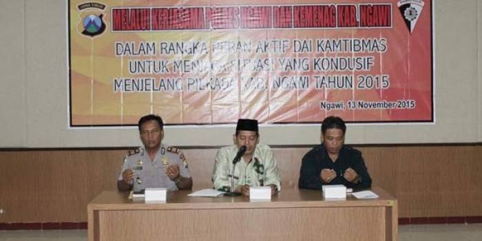 AGAR KONDUSIF: Pertemuan para dai yang difasilitasi Kemenag Ngawi, di Mapolres Ngawi. foto: zainal abidin/BANGSAONLINE