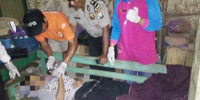 Korban saat diidentifikasi.