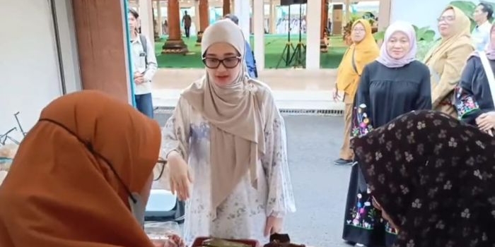 bupati-kediri-targetkan-produk-umkm-ludes-di-bazar-ramadhan-pendopo-panjalu-jayati