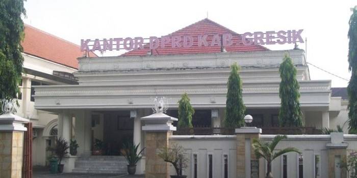 kantor dprd gresik