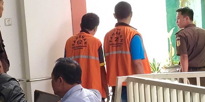 sidang-pengeroyokan-kajari-kabupaten-kediri-kuasa-hukum-mohon-kedua-terdakwa-dibebaskan
