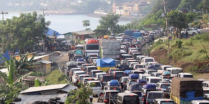 Ilustrasi macet Jalan Banyuwangi-Jember. foto: tempo.co