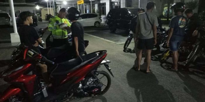 polres-pamekasan-amankan-8-motor-yang-hendak-digunakan-balap-liar-malam-minggu