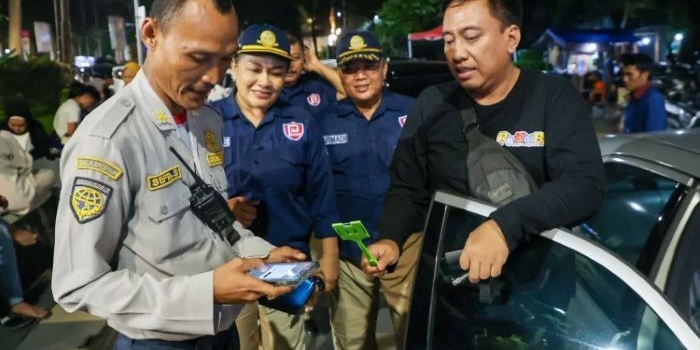 parkir-digital-digeber-pemkot-surabaya-gandeng-polisi-jaga-ketertiban-kota