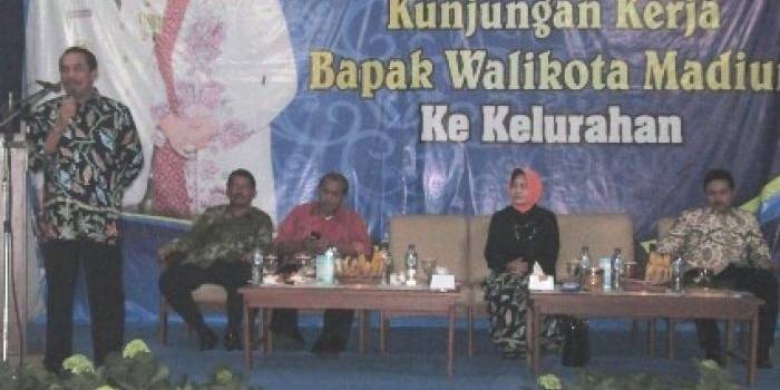Walikota Madiun Bambang Irianto saat sambutan. foto: Hendro/BangsaOnline.com