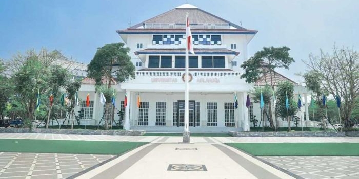Kampus C Unair. 