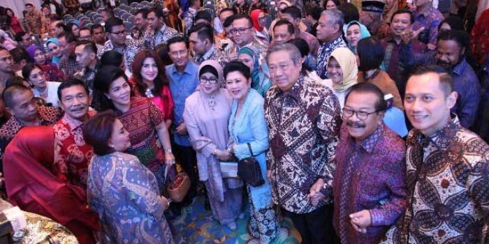 Pakde Karwo di sela menghadiri peluncuran buku istri Presiden RI ke-6 Ani Yudhoyono, tadi malam.