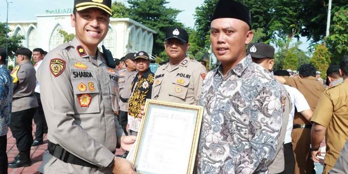 polres-gresik-apresiasi-tokoh-masyarakat-dan-personel-berprestasi