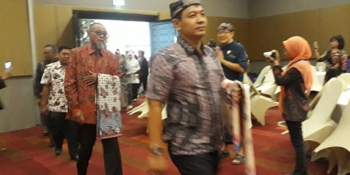 Saat Bupati dan para kepala OPD Pamekasan melakukan fashion show di acara GBP.