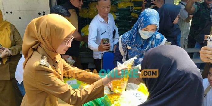 wali-kota-kediri-turun-langsung-layani-warga-di-gerakan-pangan-murah-serentak