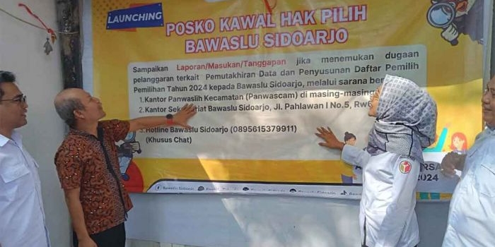 Peluncuran Posko Kawal Hak Pilih Pilkada 2024 di Kantor Bawaslu Sidoarjo. Foto: Ist
