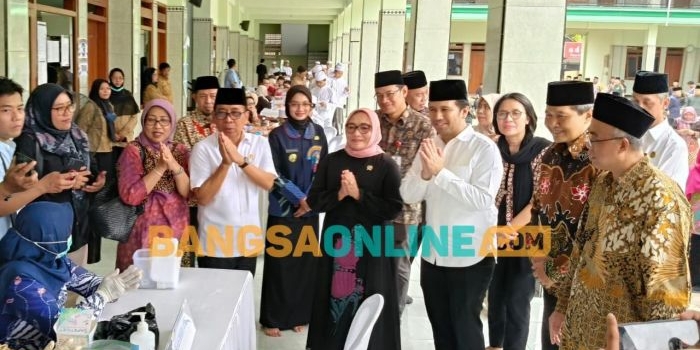 menteri-pmk-dan-pppa-kunjungi-ponpes-al-falah-kediri-tekankan-kesehatan
