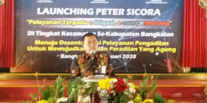 Ketua Pengadilan Negeri Bangkalan Dr. Maskur Hidayat saat launching Peter Sicora.