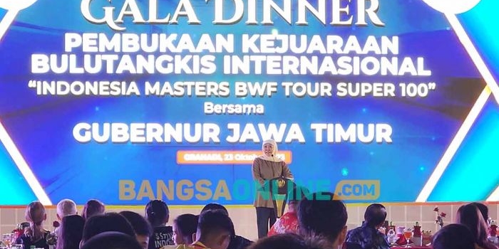 Gubernur Khofifah saat menjamu para pemain dalam Gala Dinner Pembukaan Kejuaraan Bulu Tangkis Internasional 