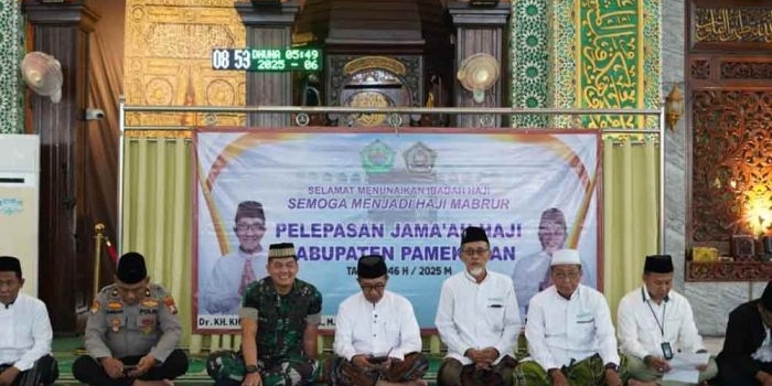 lepas-keberangkatan-1-049-calon-jemaah-haji-kholilurrahman-titip-doa-untuk-pamekasan