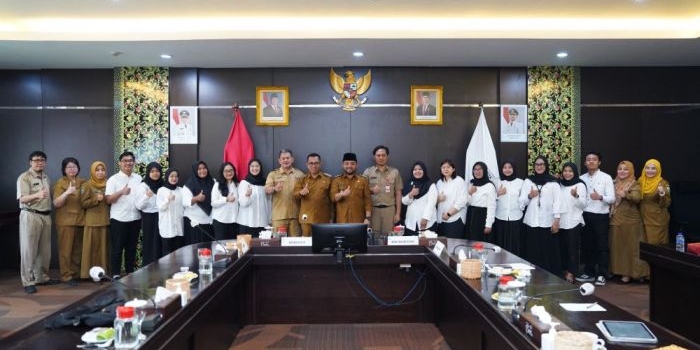 saksikan-teken-perjanjian-kerja-tenaga-layanan-kesehatan-wali-kota-batu-tekankan-profesionalitas