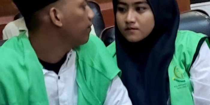 cinta-sehidup-semaling-pasutri-pelaku-curanmor-lepas-rindu-dengarkan-dakwaan-jpu-di-pn-surabaya
