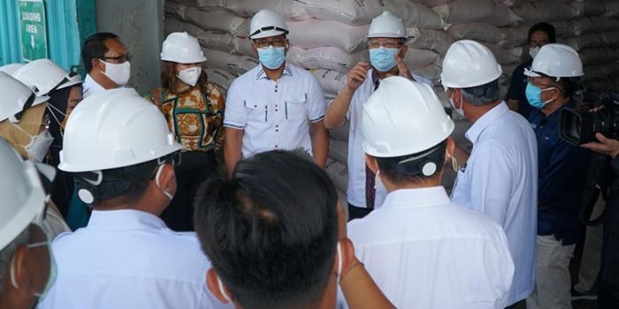 Kunjungan anggota Komisi IV DPR RI ke Gudang Pupuk Petrokimia Gresik didampingi oleh Dirut PI dan Dirut PG di Bali.