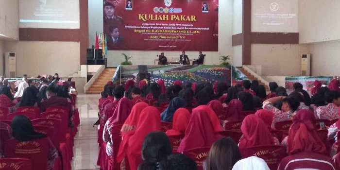 Para peserta dalam kuliah pakar yang digear UBS PPNI Mojokerto.