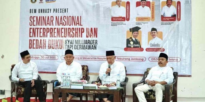 
Para pembicara Seminar Entrepreneurship dan bedah buku Kiai Miliarder Tapi Dermawan karya M Mas