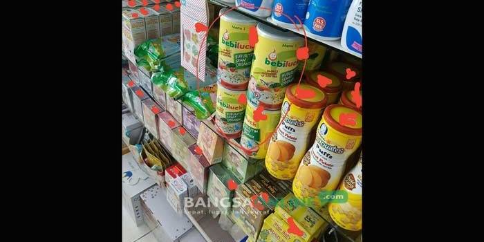 Produk bebi luck masih dijual bebas, gambar diambil jumat (16/9) pukul 11.13 WIB di salah satu toko perlengkapan bayi di Jombang. Foto : dio/bangsaonline