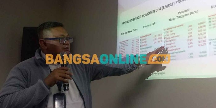 Kepala Kanwil IV KPPU, Dendy R Sutrisno, saat memberi pemaparan. Foto: DIYAH NISA/BANGSAONLINE