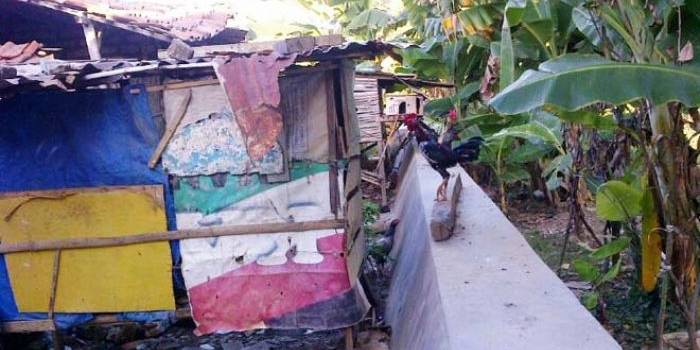 Rumah di bantaran kali Kemuning yang akan dibongkar Pemkab Sampang.