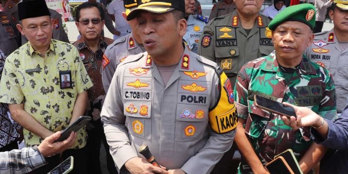 Kapolresta Sidoarjo,  AKBP Christian Tobing saat beberkan kasus pembunuhan driver taksi online di Sidoarjo, Kamis (21/12/2023).