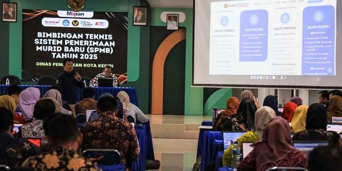 sukseskan-pelaksanaan-spmb-dindik-kota-kediri-ajak-150-operator-tingkat-tk-hingga-smp-ikuti-bimtek