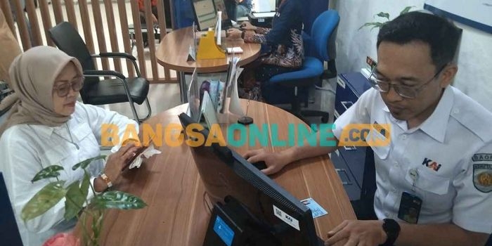 sambut-hari-lansia-nasional-daop-7-madiun-ajak-lansia-naik-kereta-gratis