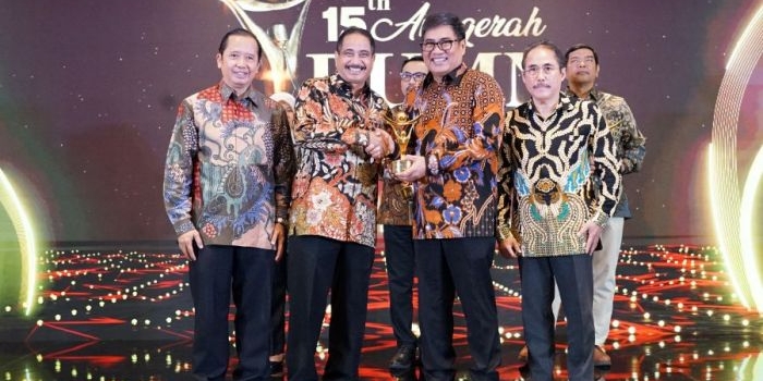 petrokimia-gresik-borong-penghargaan-best-ceo-dan-corporate-anugerah-bumn-2026