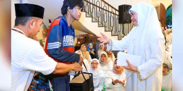 khofifah-undang-7-keluarga-korban-kebakaran-beri-santunan-hingga-ganti-uang-yang-hangus-terbakar