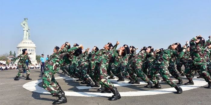 Keseruan lomba yel-yel Koarmada II.