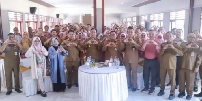 audiensi-dengan-kepala-smp-se-jember-bupati-fawait-bahas-perlindungan-anak-dan-pendidikan