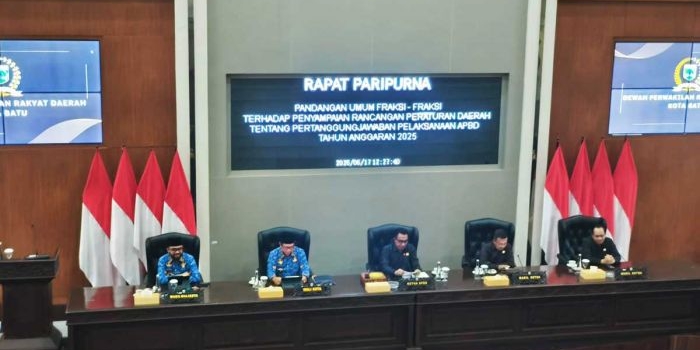 Rapat paripurna DPRD Kota Batu.