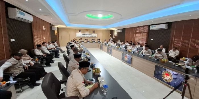 exit-meeting-amirul-hajj-menhaj-apresiasi-dan-terima-10-rekomendasi-perbaikan-penyelenggaraan-haji