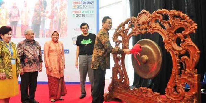 Staf ahli Menteri Dalam Negeri, Nuryanto secara simbolis melakukan pemukulan gong.