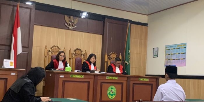 Sidang PN Gresik salah satu pelaku pengeroyokan di Panceng